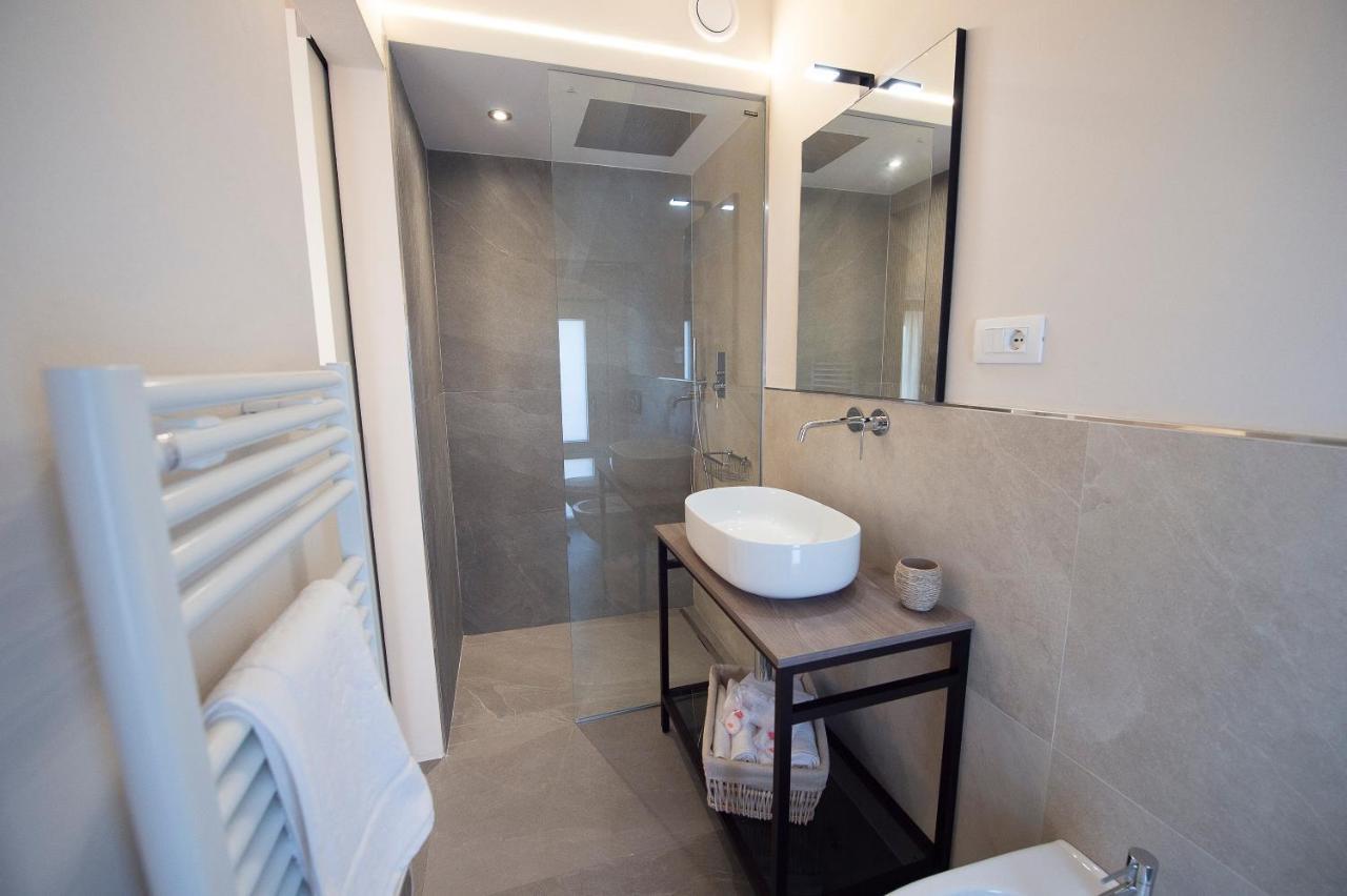 Villino Micol Camere A Due Passi Dal Mare Marina Di Carrara Exterior photo