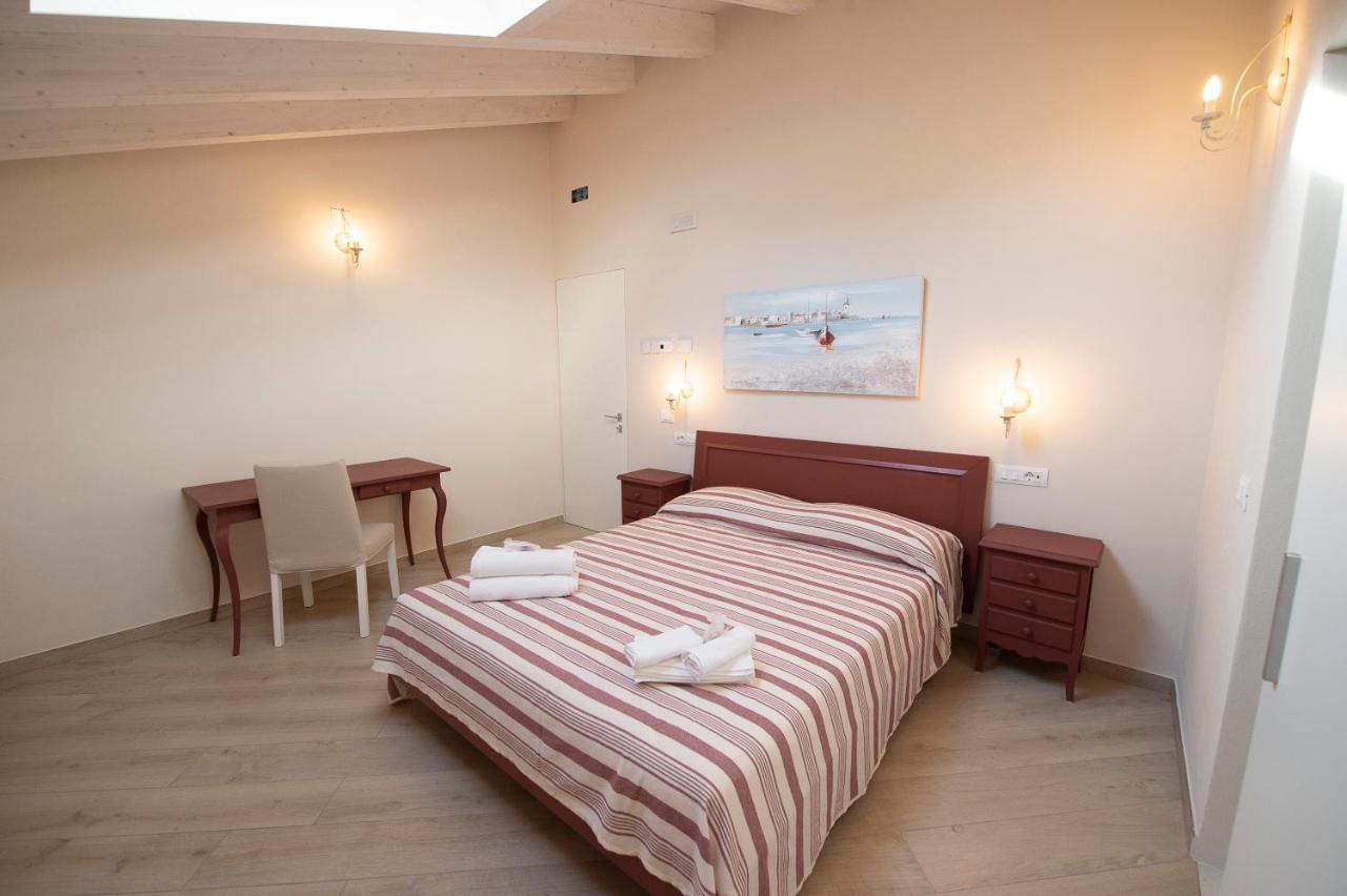 Villino Micol Camere A Due Passi Dal Mare Marina Di Carrara Exterior photo
