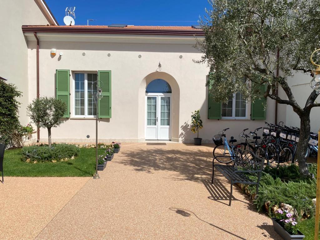 Villino Micol Camere A Due Passi Dal Mare Marina Di Carrara Exterior photo
