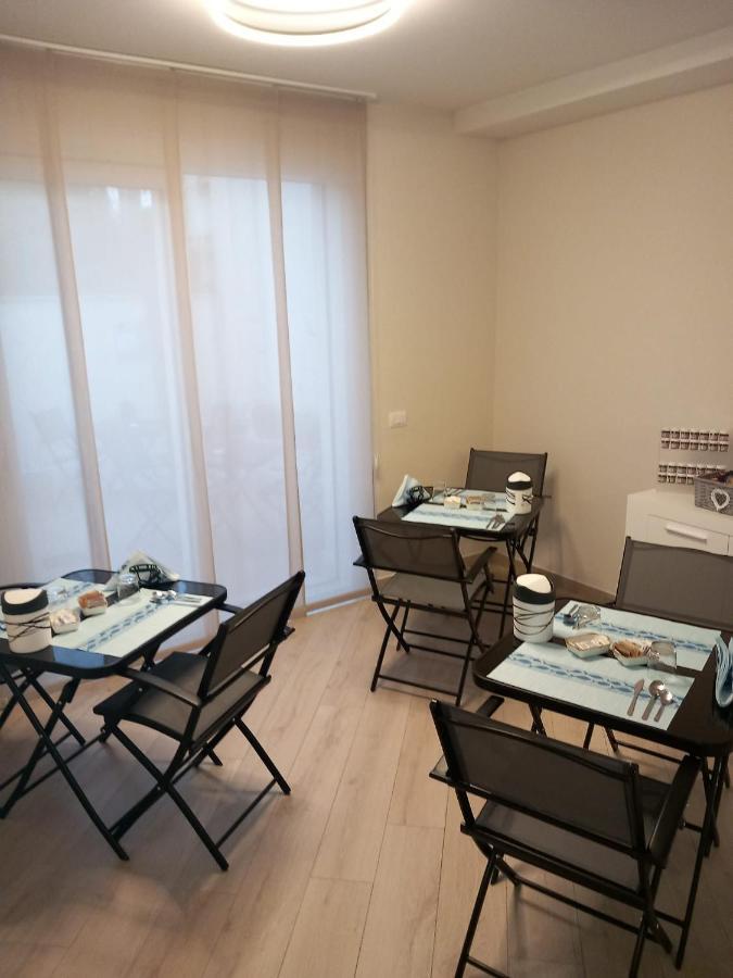 Villino Micol Camere A Due Passi Dal Mare Marina Di Carrara Exterior photo